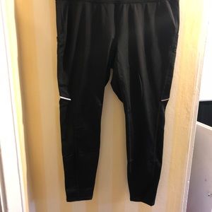 Black athletic leggings